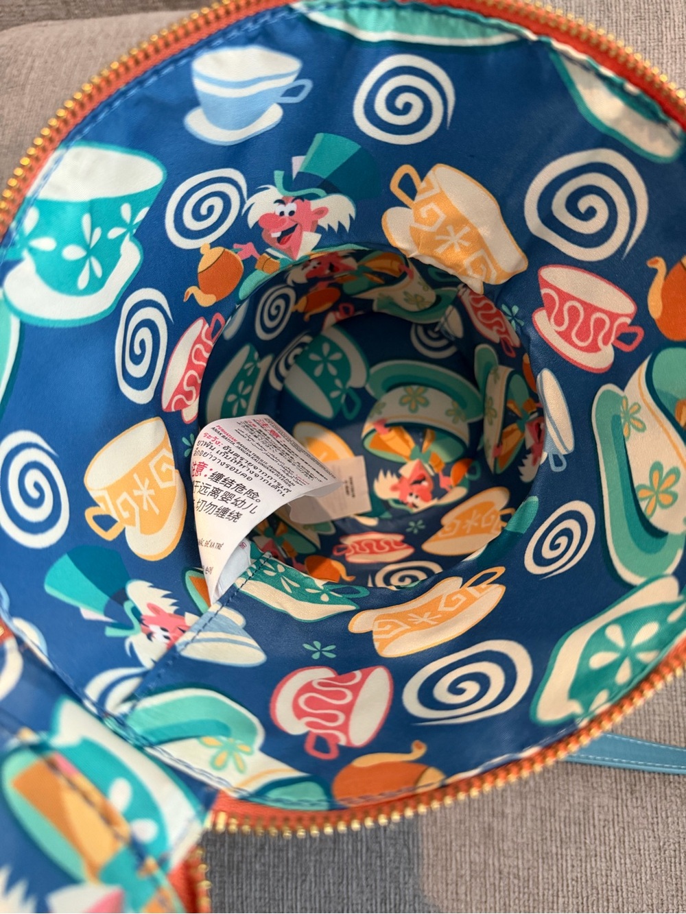 Disney D23 2022 Expo Exclusive Alice in Wonderland Loungefly Teacup Purse. NWOT - Picture 4 of 6